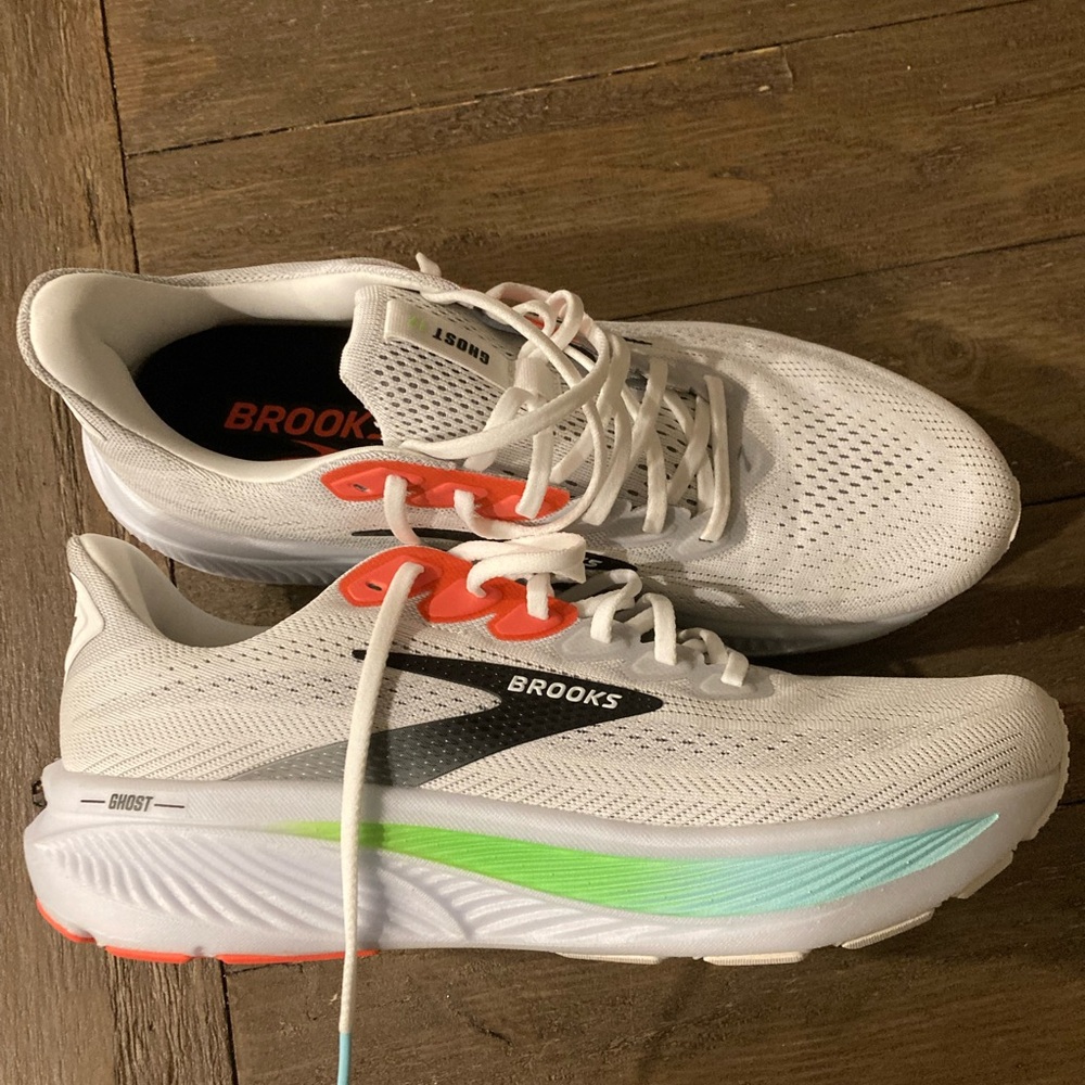 Brooks Ghost 17 running shoes 11.5 Wide